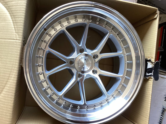 18” Japan Racing JR39 - 5x120