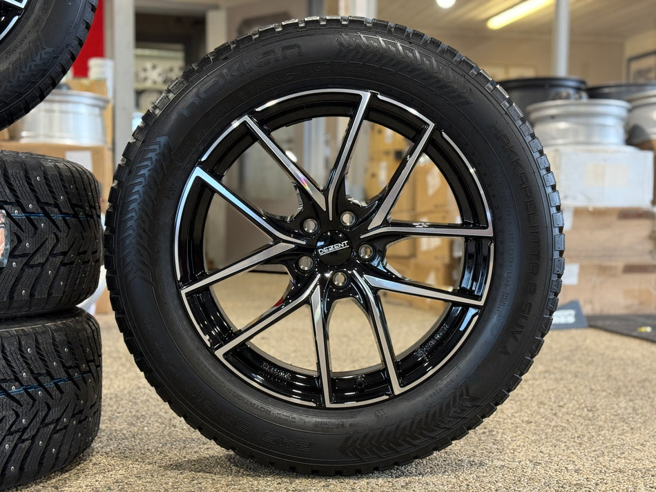 Dezent TO Dark 19x8" 5x108 ET42 CB 63,4 Nokian Hakkapelitta 8 SUV 245/55R19 107T XL