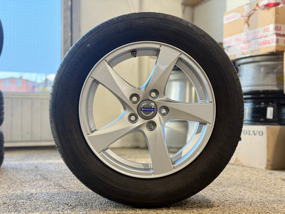 Volvo Original Hera 7 x 16" - 31423046 Aluminiumfälgar med däck