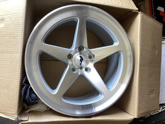 18” Japan Racing JR24 Silver - 5x112