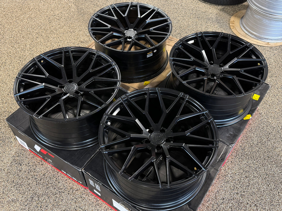 R-Series R9 Satin Black 10.5x22 ET30 66.6 5X112