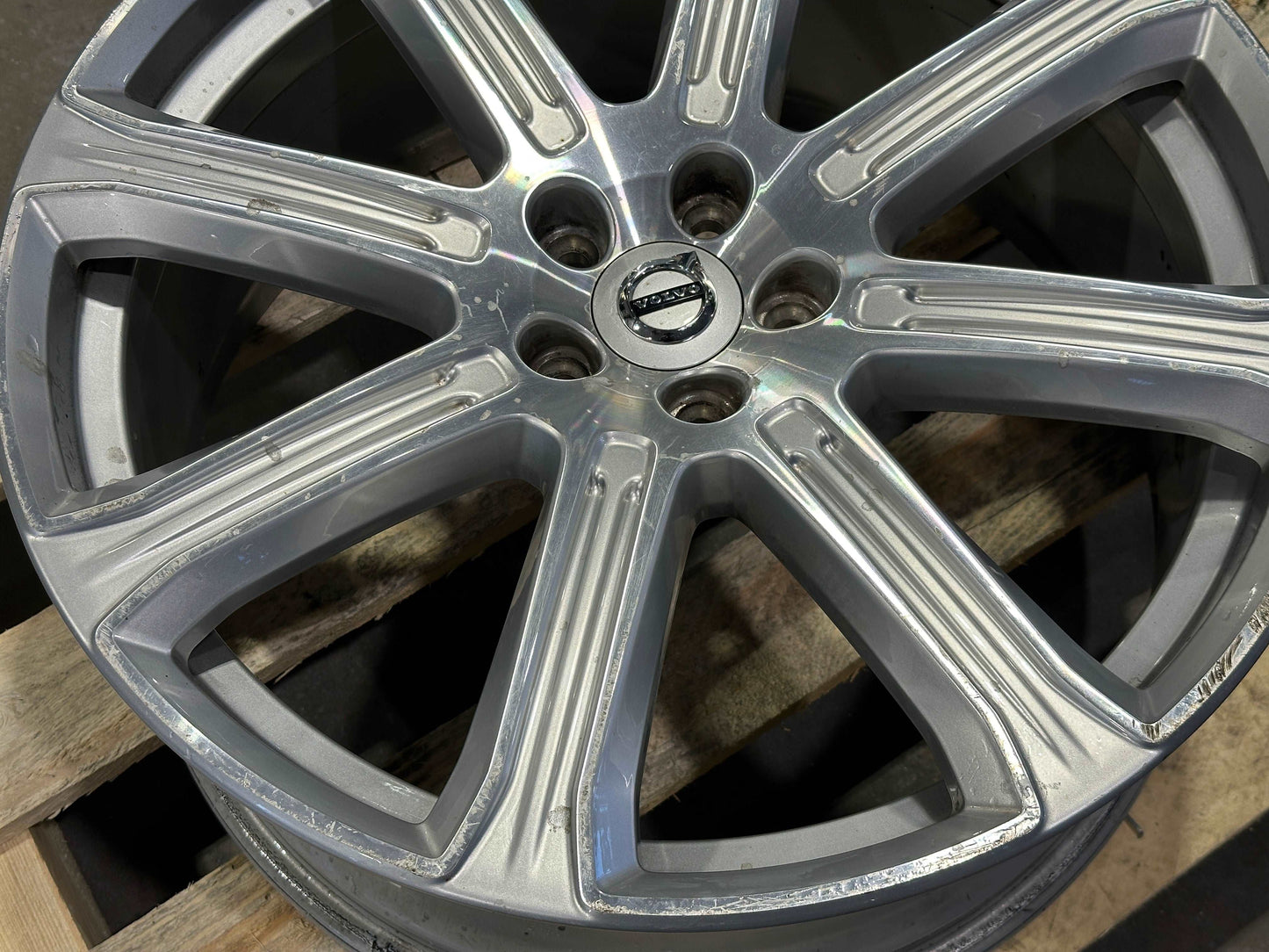 20" Volvo Original Aluminiumfälg 8-Spoke Silver - 31381534