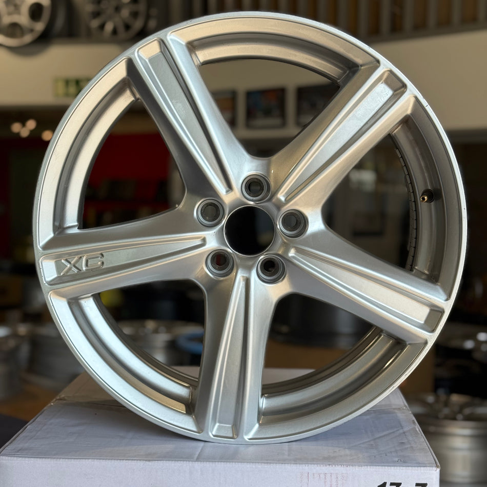 WSP ITALY Lima VL54 W1254 Super silver 8x19 5x108 ET49 65.1