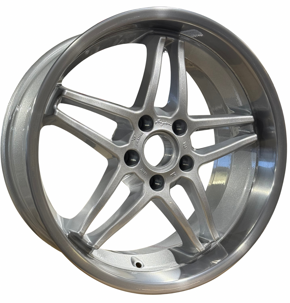 Breyton Inspiration Silver / Machined Lip 19 tum 5x120