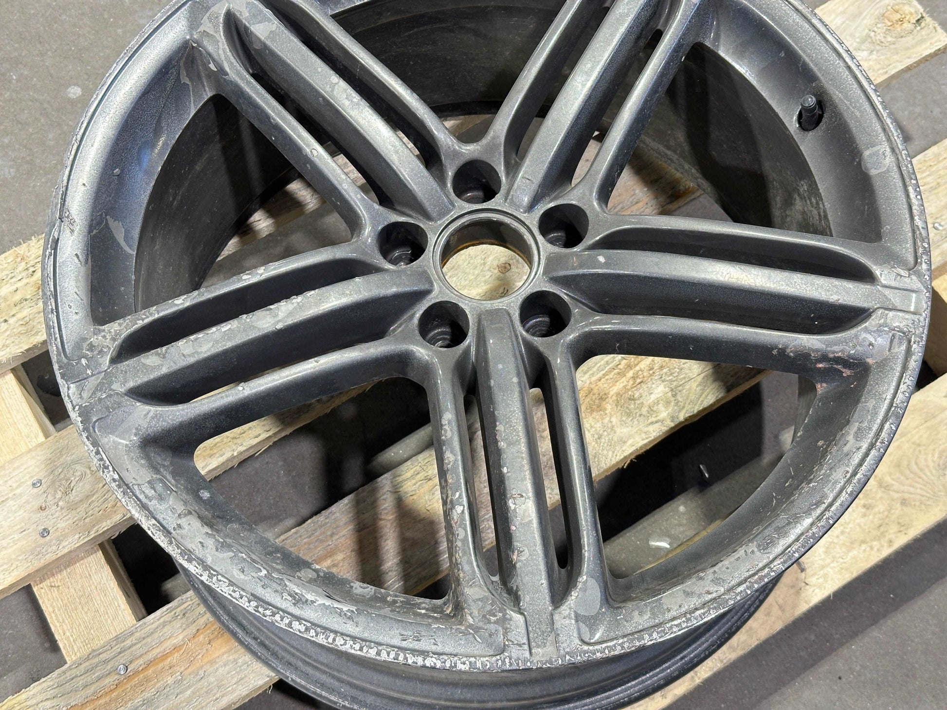 Audi Original 20” 5 Segment Three Spoke 4H0601025T