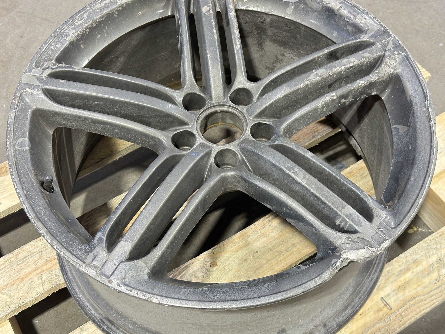 Audi Original 20” 5 Segment Three Spoke 4H0601025T