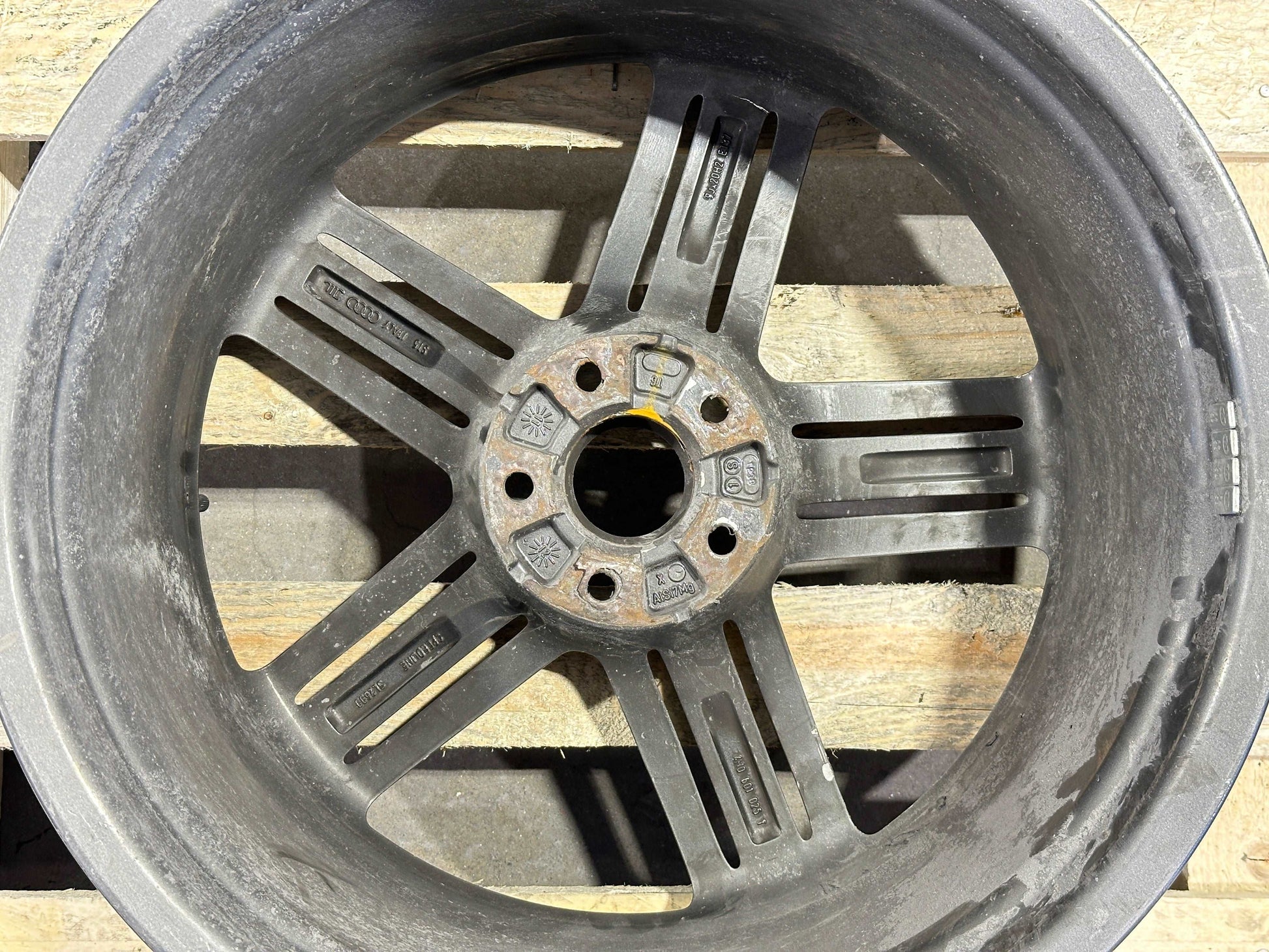 Audi Original 20” 5 Segment Three Spoke 4H0601025T