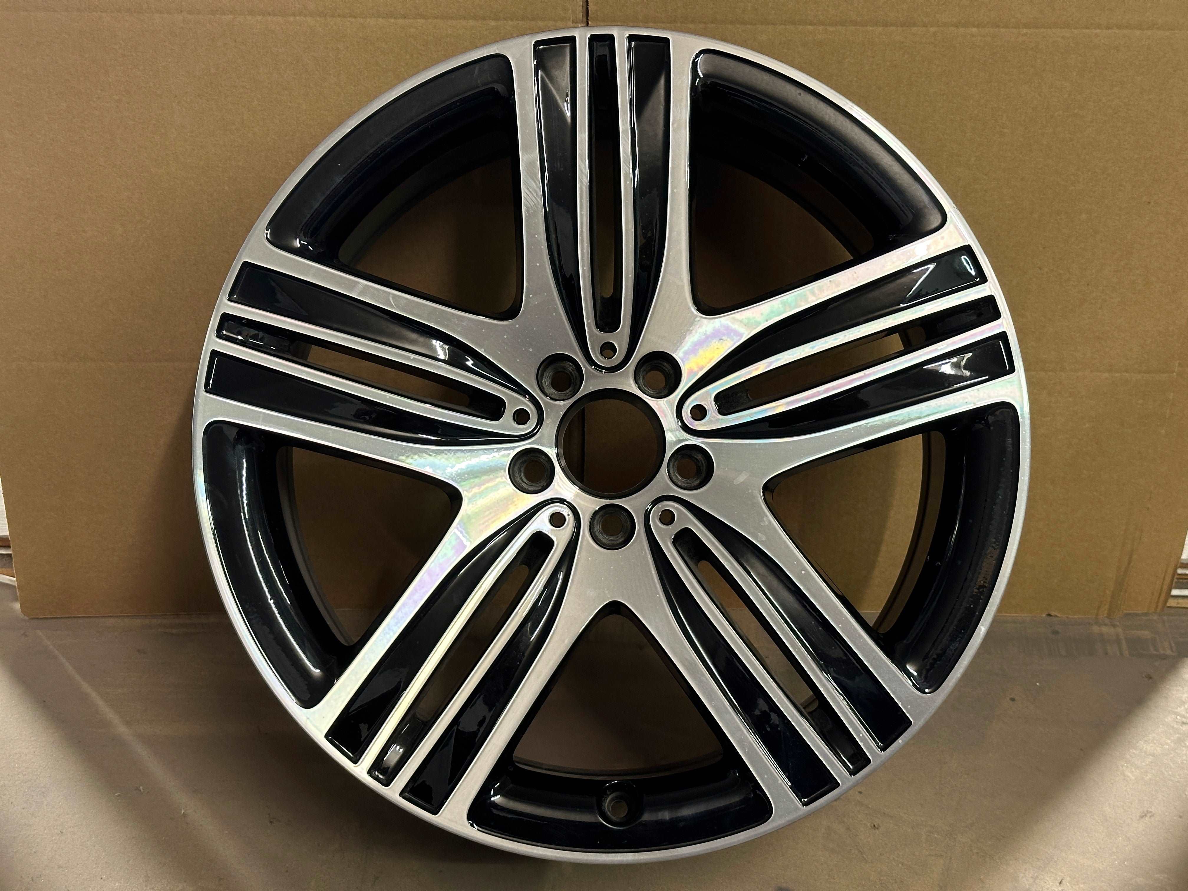 20" Original Mercedes-Benz EQC Aluminiumfälg 5-Spoke - A2934010600