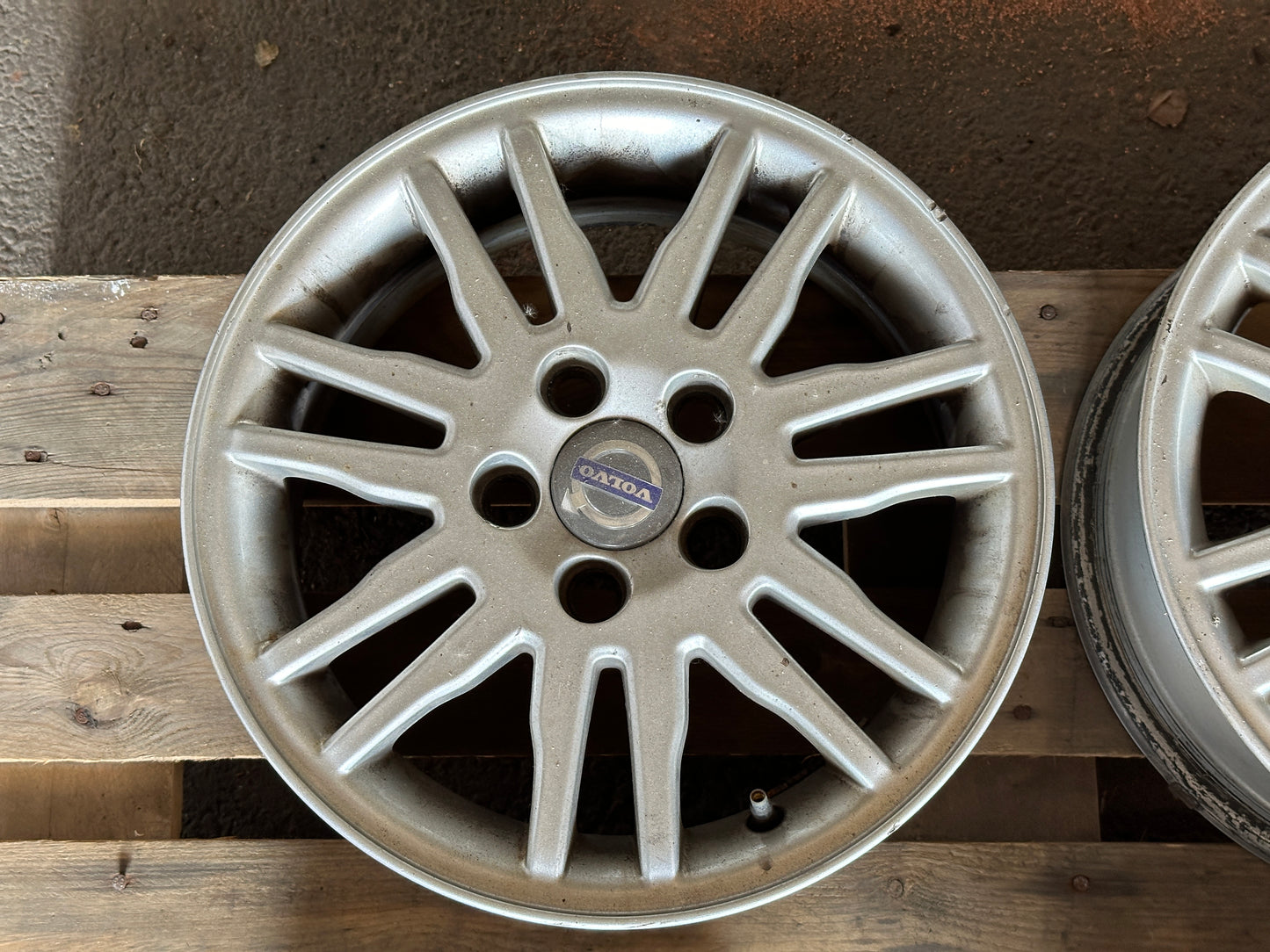 15” Volvo Original Acrux Fälgar - 5x108