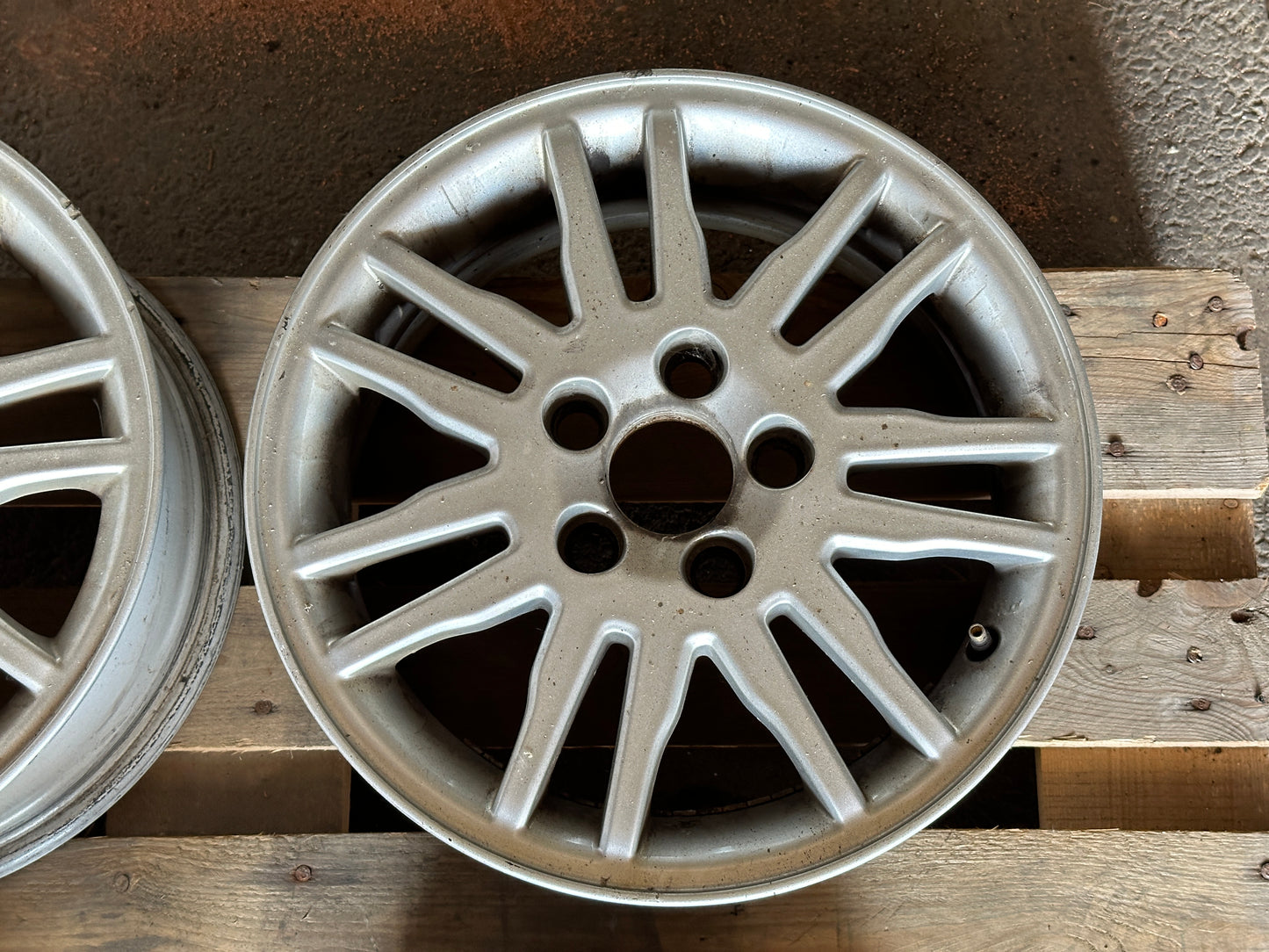 15” Volvo Original Acrux Fälgar - 5x108