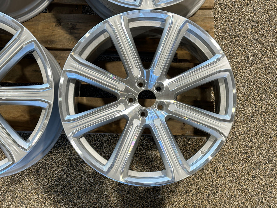 21” Volvo Original Aluminiumfälgar 8-Spoke Silver / Diamond Cut - 5x108