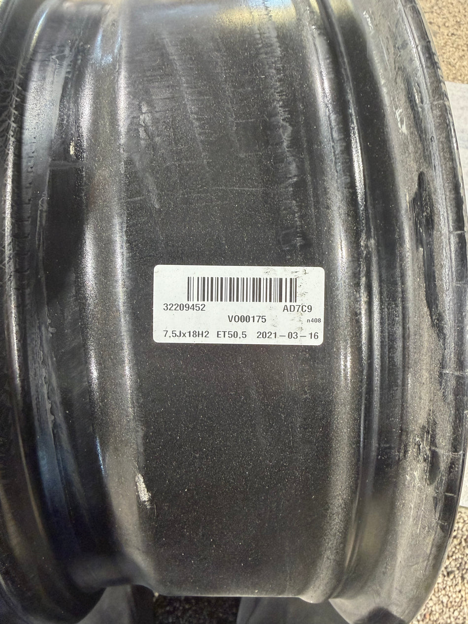 Volvo Original Wheel 18" 5-Double Spoke Black Diamond Cut Aluminum 32209452