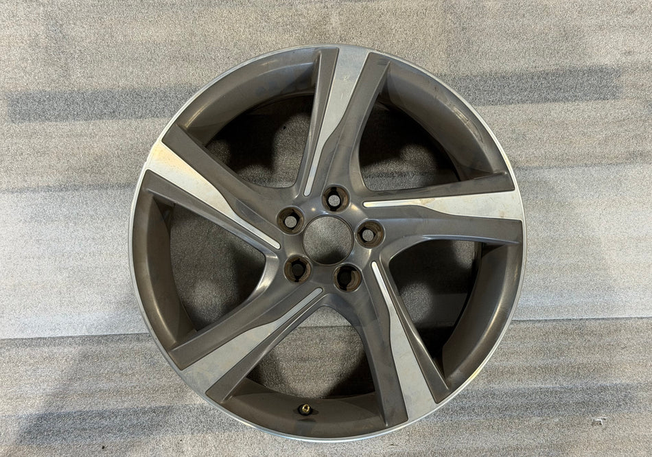 Volvo Original Ixion 8x18 ET55 31317640 Grey Diamond Cut