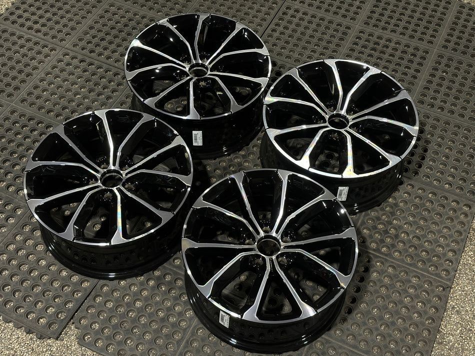 Volvo Original 17" 5-V Spoke V60 II Black Diamond Cut - 31471310