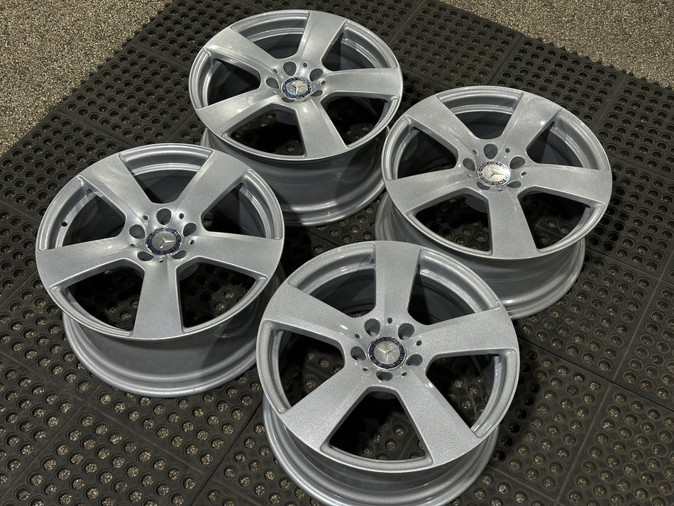 Mercedes Benz Original 18" W212 S212 Aluminium Fälgar Sats - A2124011302