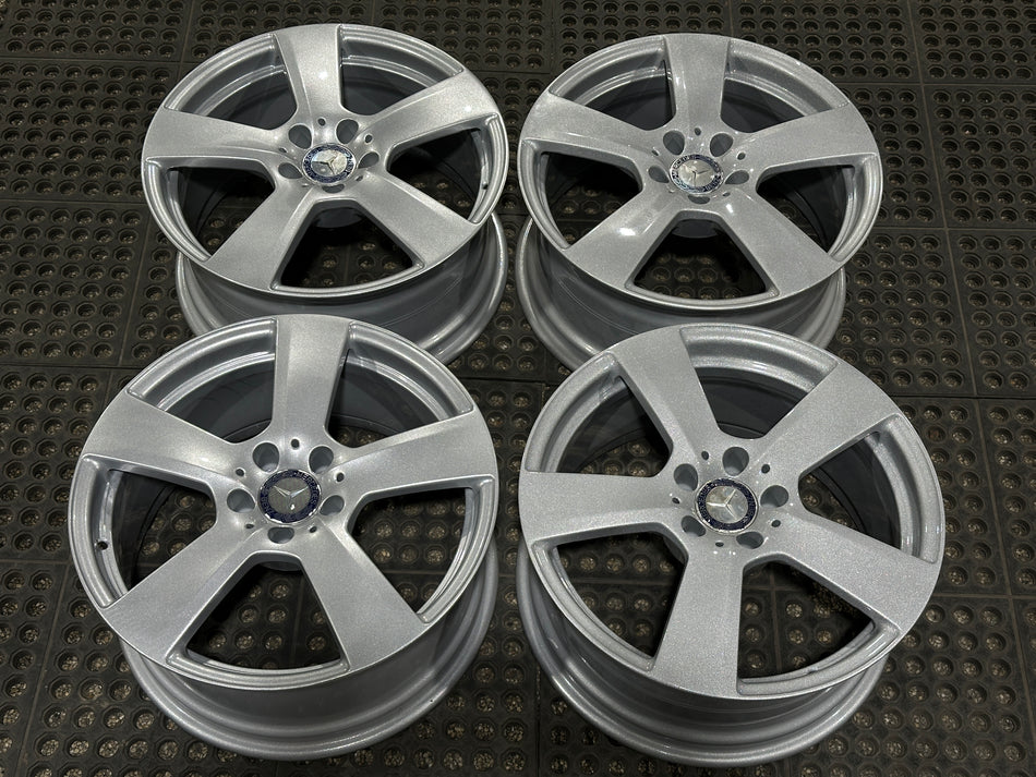 Mercedes Benz Original 18" W212 S212 Aluminium Fälgar Sats - A2124011302