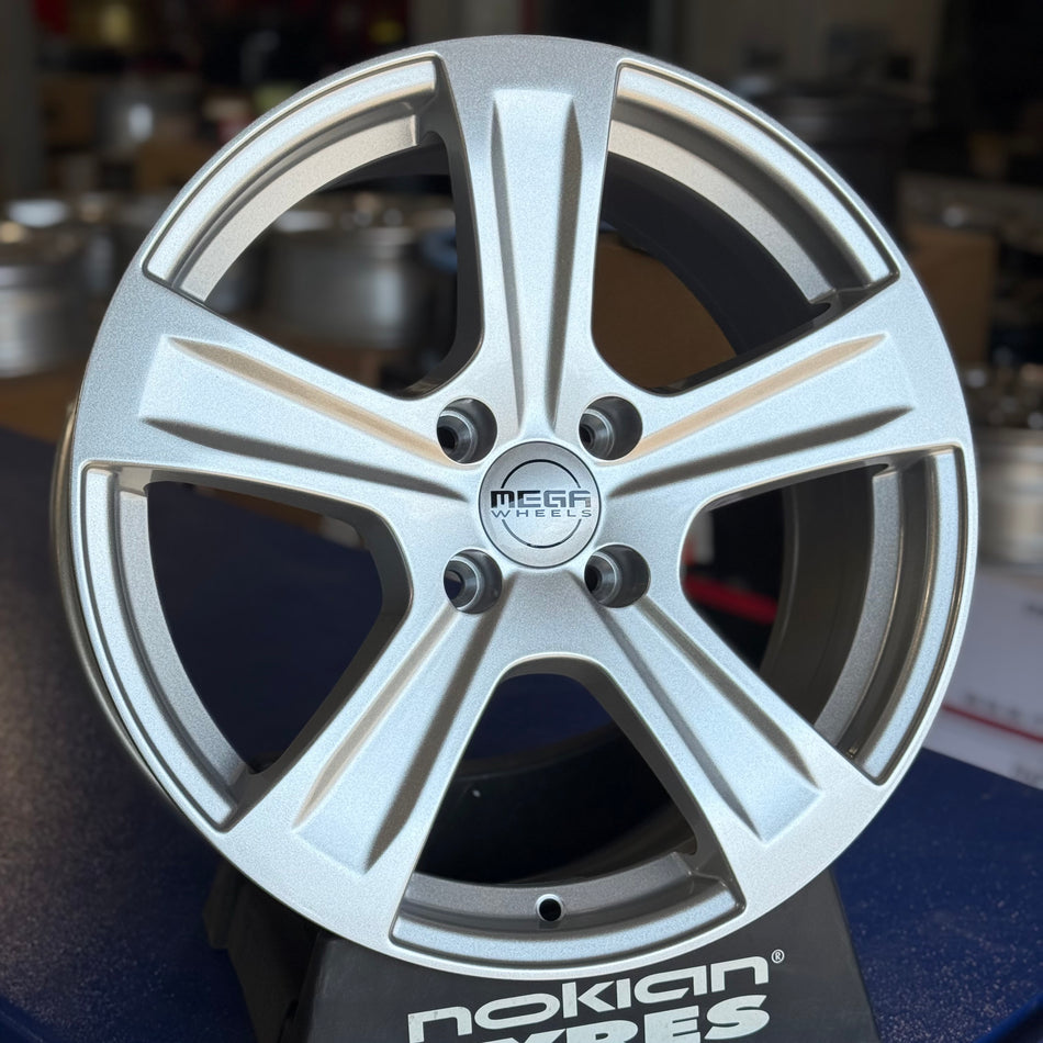 Mega Wheels Leo 7,5x17 4x108 ET32 65,1 Silver - Komplett sats