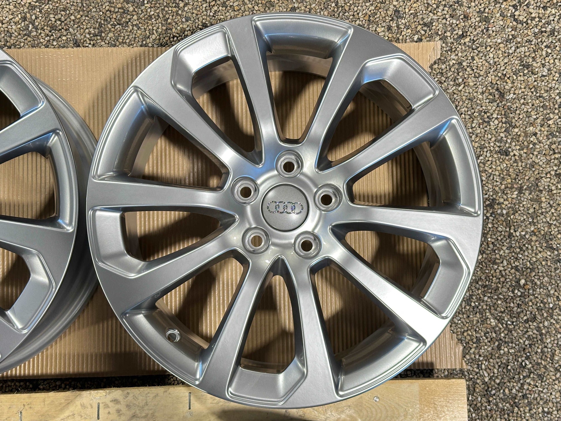 Audi Original 18" Chrome Silver - 8P0071498A