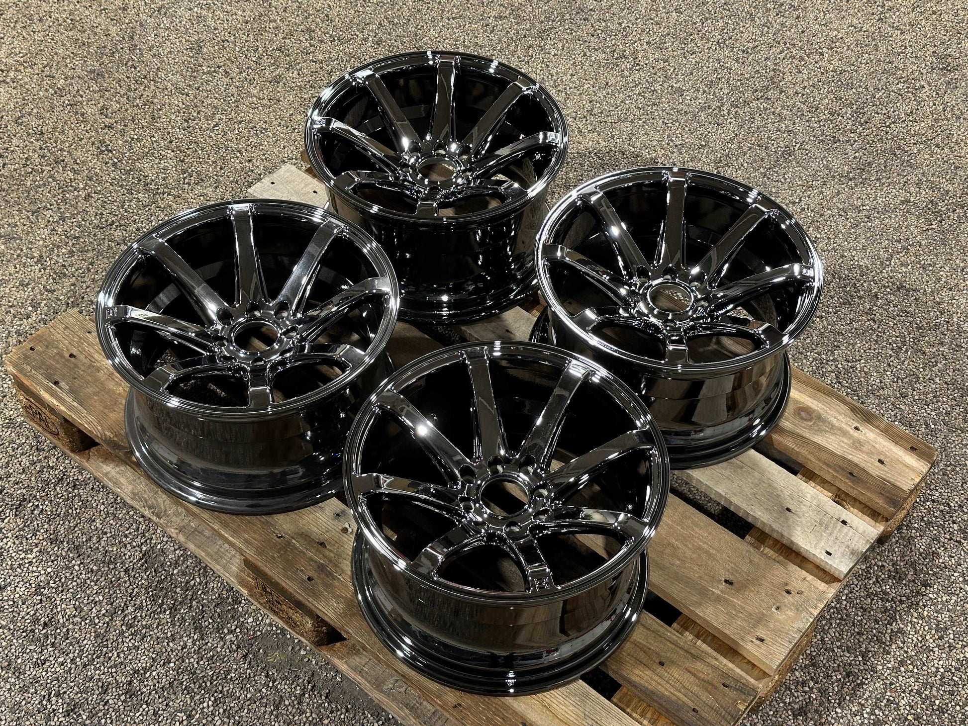 15" Barzetta Grottesco Black Chrome - 4x100 / 4x114.2