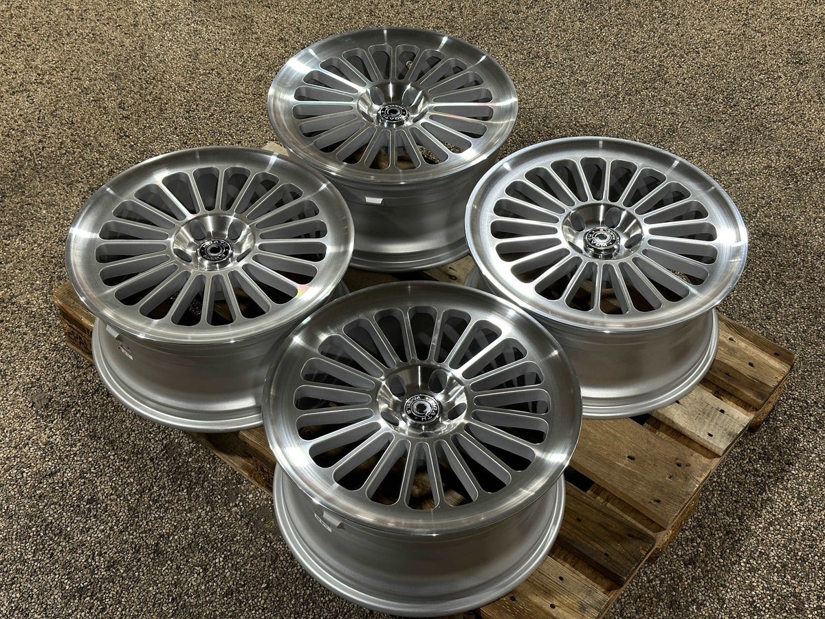 18" Wrath Wheels WF8 Silver Polished Face - 5x112