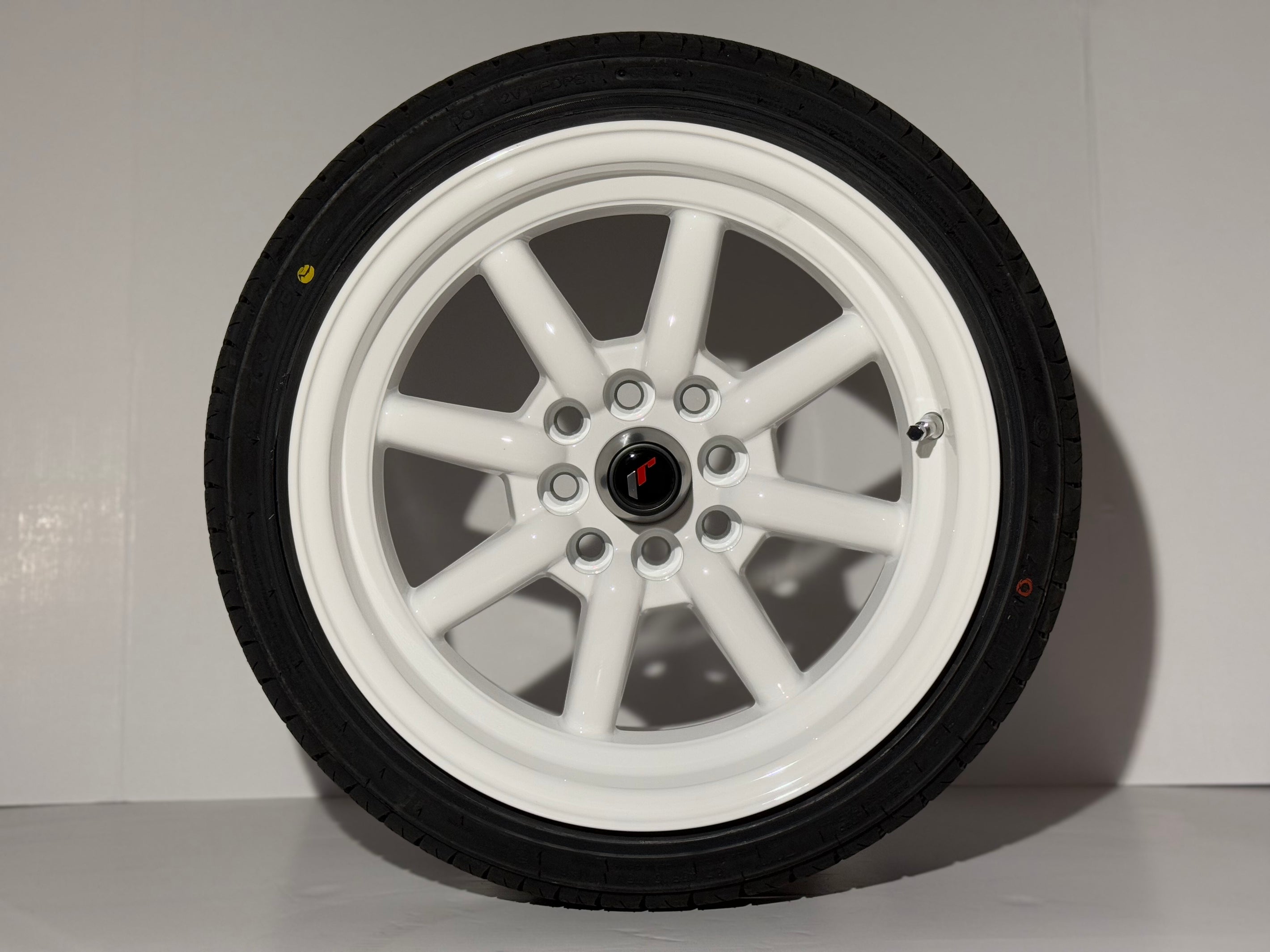 JR19 15x8 ET20 4x100/114,3 Gloss White
