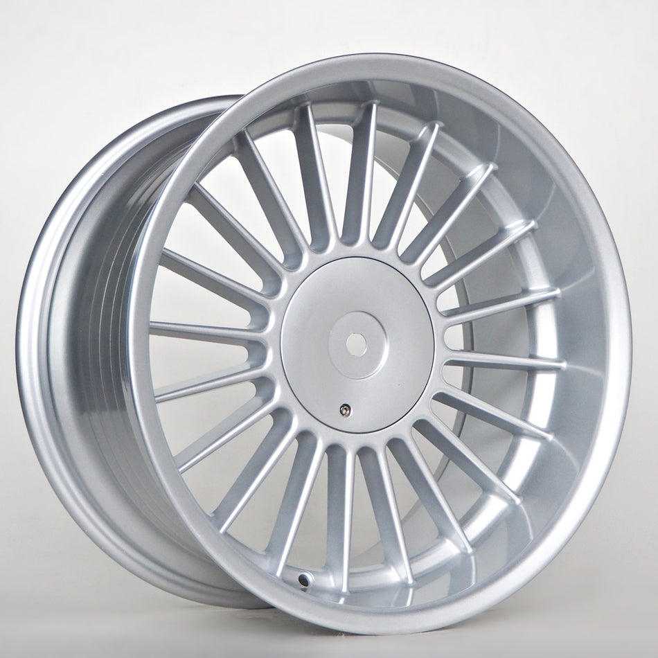 Nooe Hunter 8,5X18 5X120 / 5X112 ET13 74.1 Silver